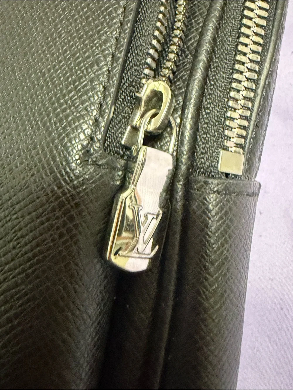Louis Vuitton compact louis